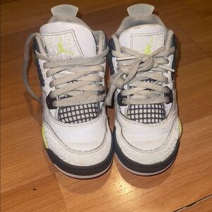 Air Jordan 4 Retro GS 'Light Lemon Twist